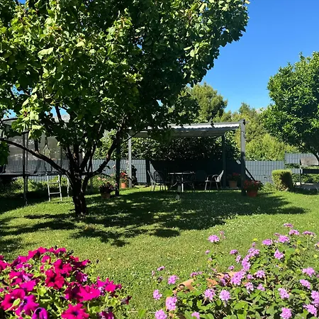 Happy Garden 아파트 스플리트