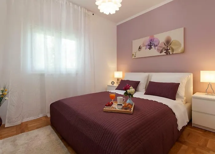 Apartment Happy Garden *