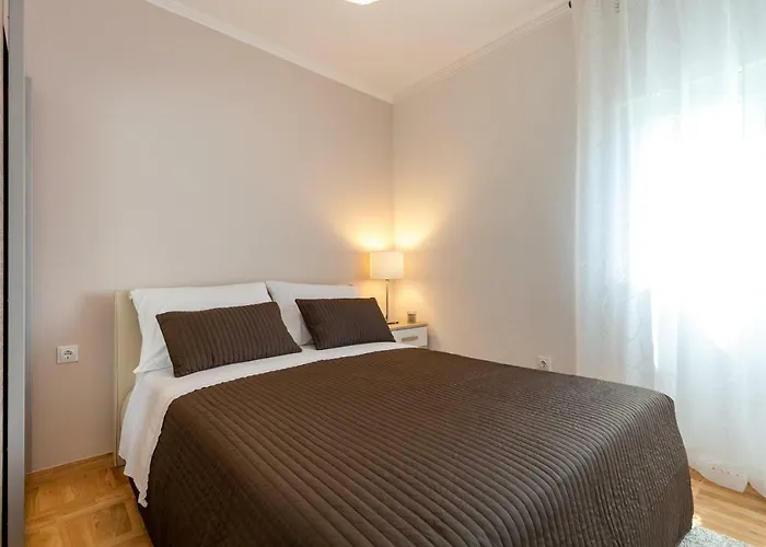 Happy Garden Apartment